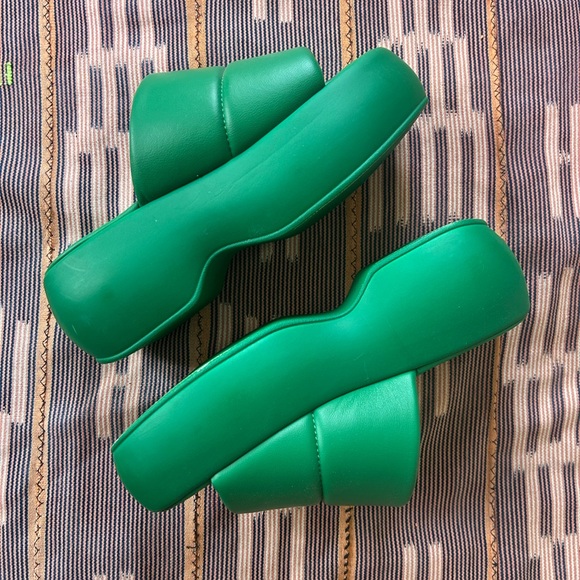 Seychelles 'Sorry About It' Sandal - Picture 3 of 8